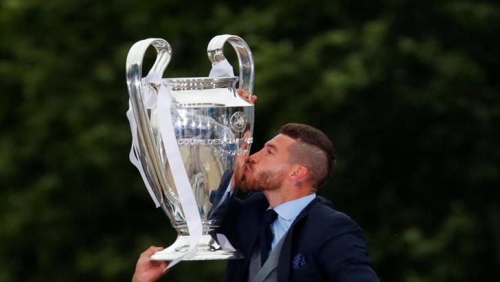 Sergio Ramos kisses the Champions League trophy